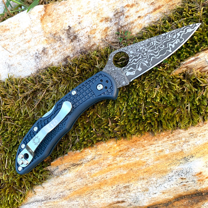 Spyderco C11FPNBD Delica KnifeJoy Exclusive KJ Steel Blue FRN Damascus